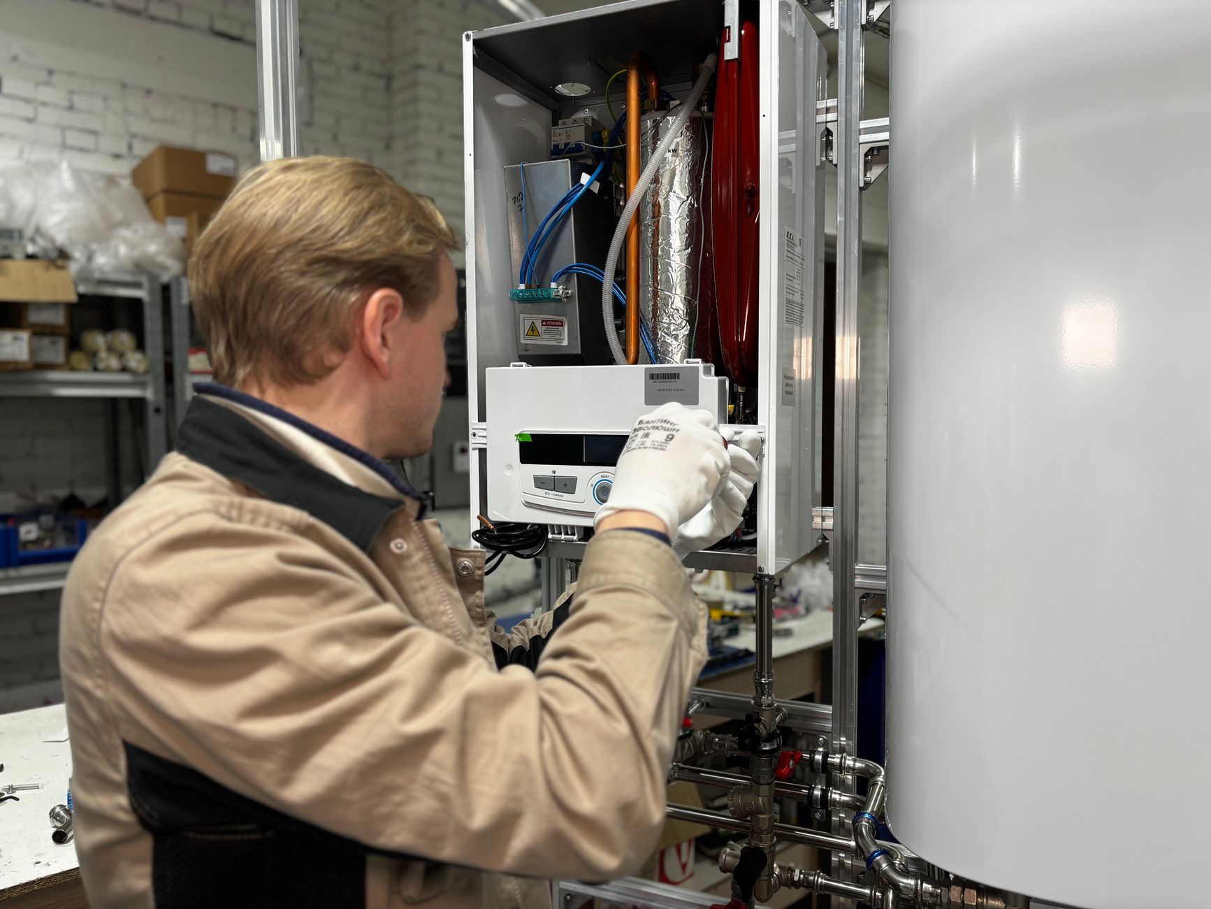 Qualifioul, certification professionnelle fioul : à quoi ça sert concrètement pour un particulier — technicien installation chauffage fioul