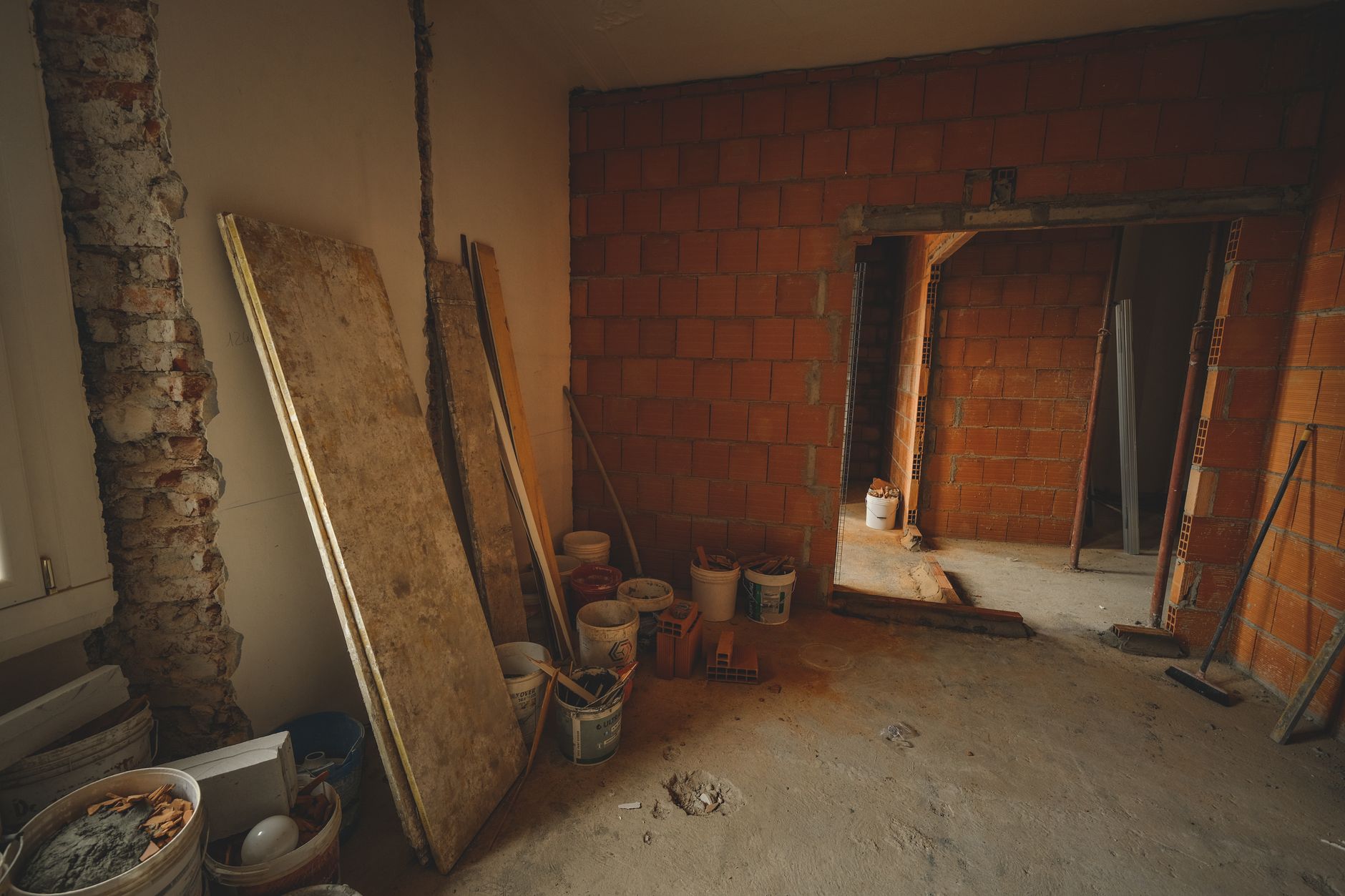 Baisse de loyer pour travaux non réalisés : le cadre légal à connaître avant d’agir — outils de construction rénovation appartement